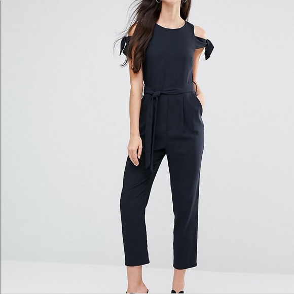 ASOS Pants - Asos tie cold shoulder jumpsuit size 6